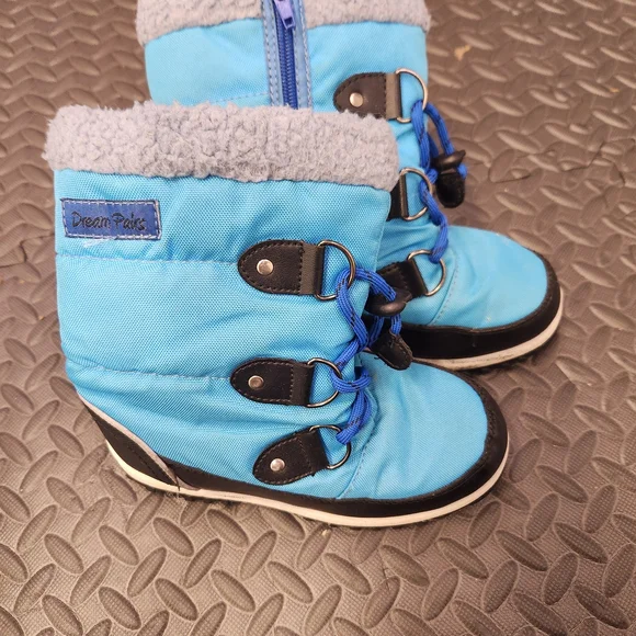 Dream Pairs Kids Blue and Black Boots - Picture 6 of 6